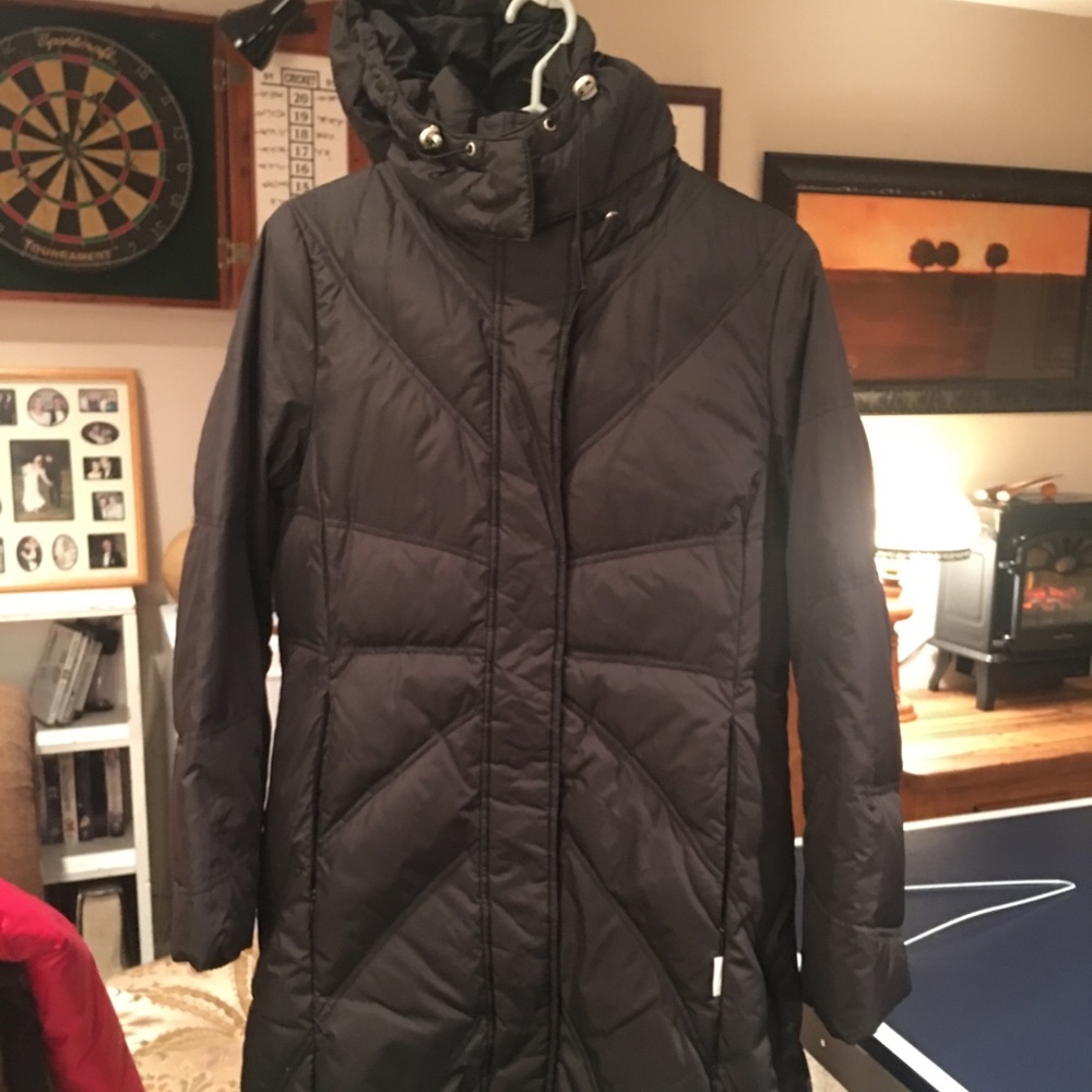 Ladies like new Jones and company long winter coat. Black size small